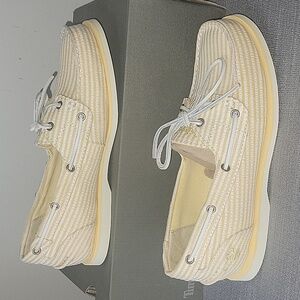 Women's Timberland EK Yellow Stripe Canvas Boat Shoes US 9